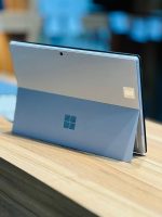 لپ تاپ 12.5 اینچی استوک Surface pro 5 با حافظه 256 و رم 8 گیگ
