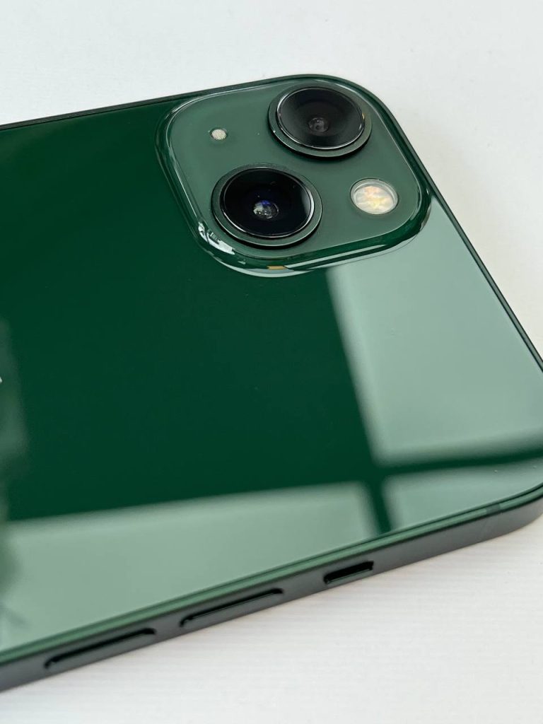 گوشی استوک موبایل اپل مدل iPhone 13 zaدو سیم‌ کارت ظرفیت ۱۲۸ گیگابایت و رم ۴ گیگابایت